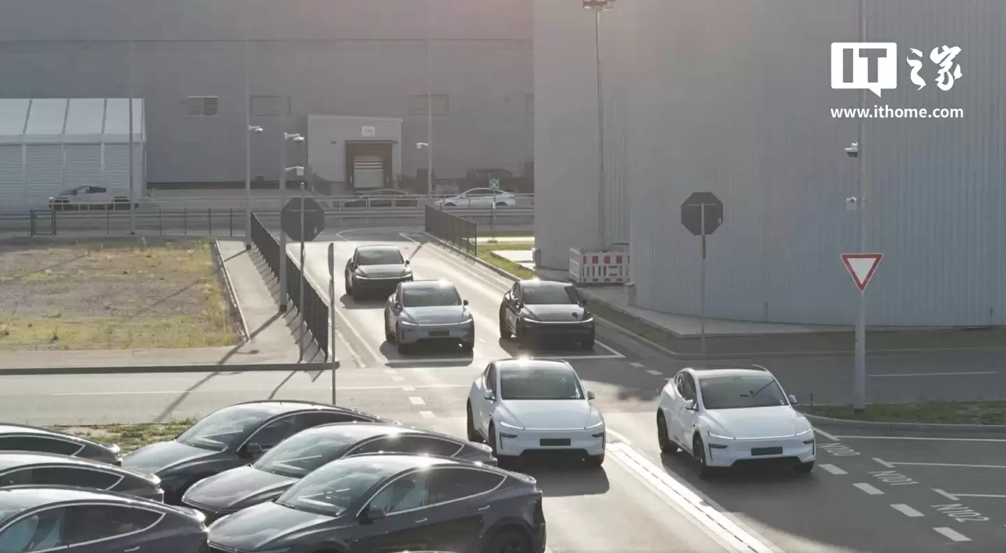 特斯拉欧洲首发FSD功能：柏林工厂Model Y实现自动驶离产线