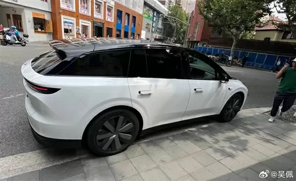 理想纯电路上最关键一环 全新i6实车曝光：预计售价25万级