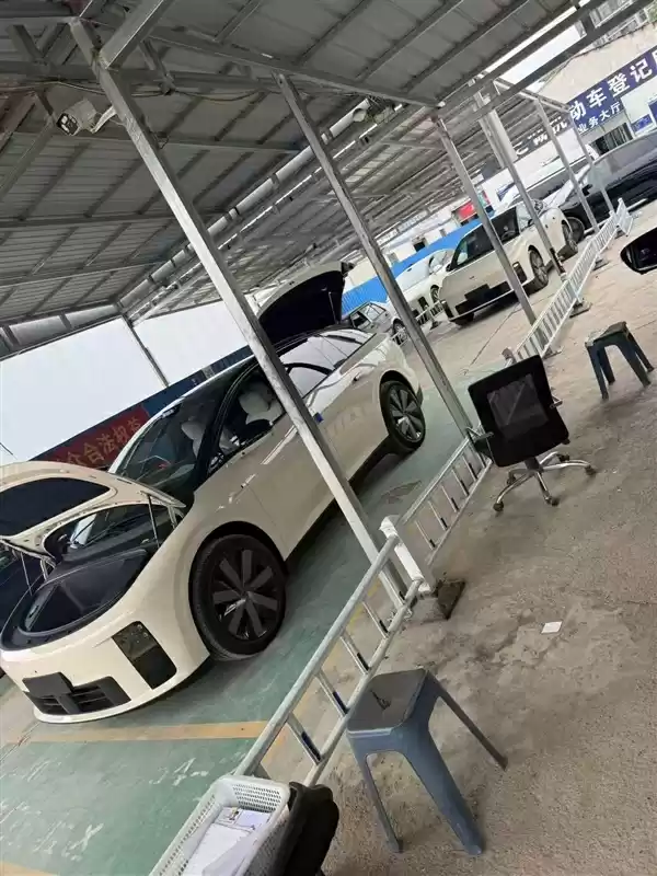 理想i6后驱版曝光：新增配置引热议，i8车主直呼后悔