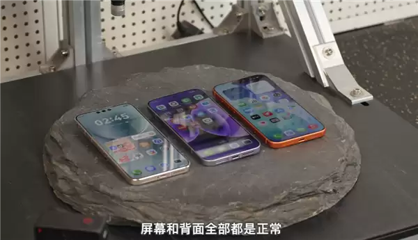 华为、苹果、小米三台Pro Max耐摔大对决：小米17 Pro Max屏幕最耐摔