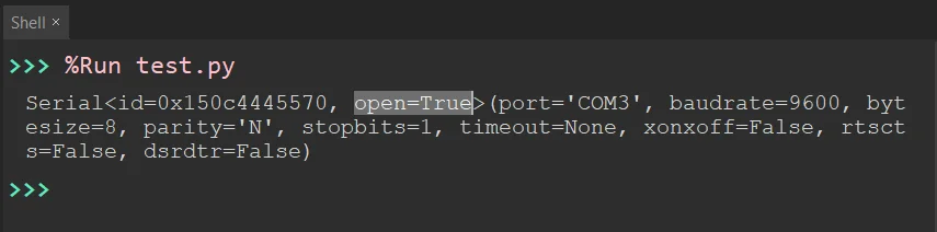 展示Python代码编辑器中使用PySerial打开串口并向Arduino发送数据的真实开发界面，同时体现COM端口和baud rate配置。